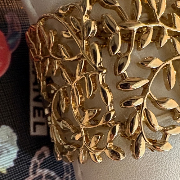 Chic Black and Gold Bracelet SAVED FOR MIRABELLA - Picture 3 of 6